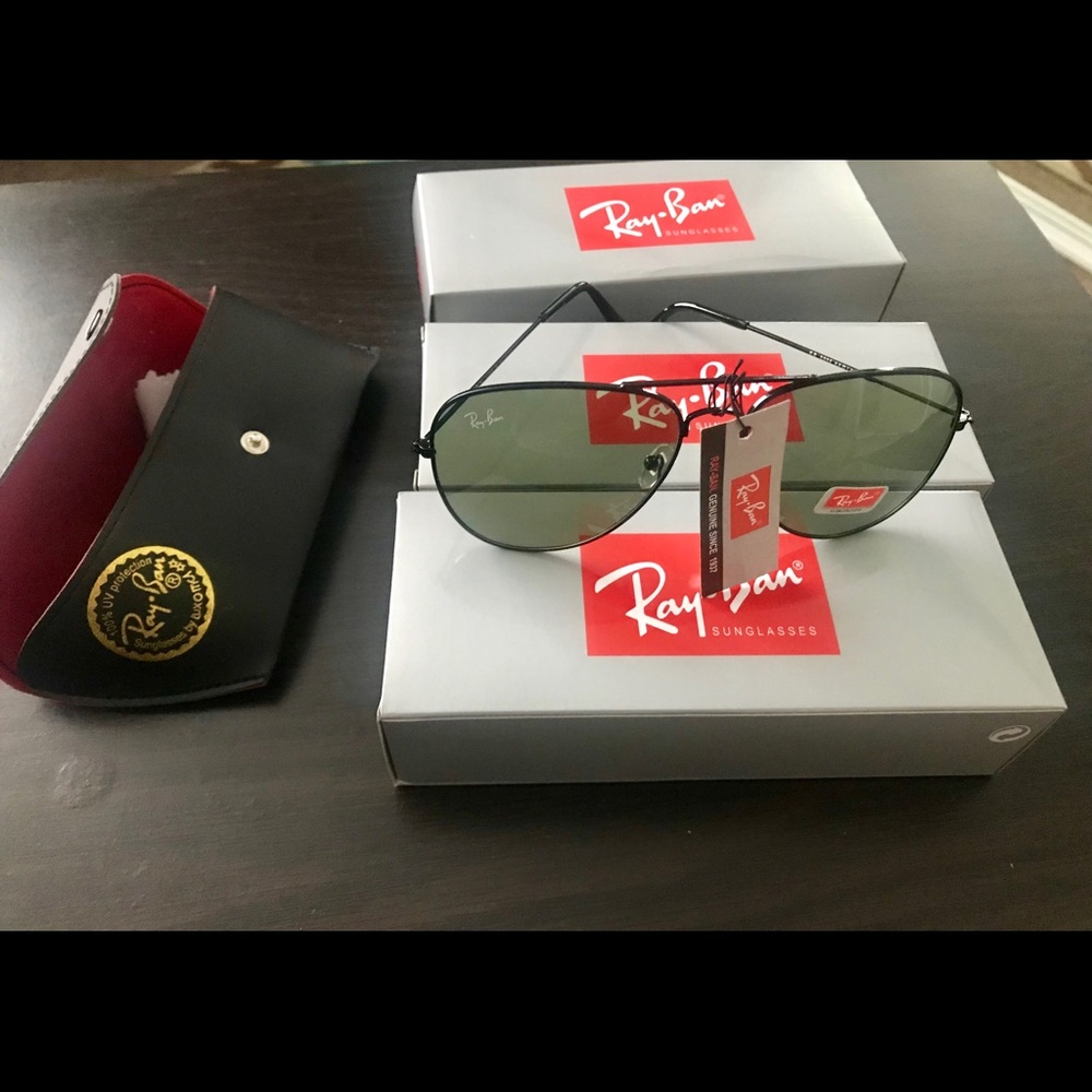 Men’s Black RayBan Classic Aviators
